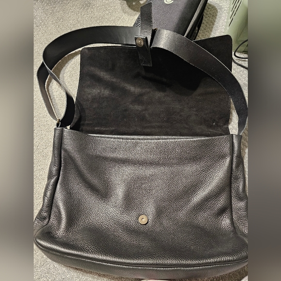 CANTIN genuine leather messenger bag - Picture 3 of 3